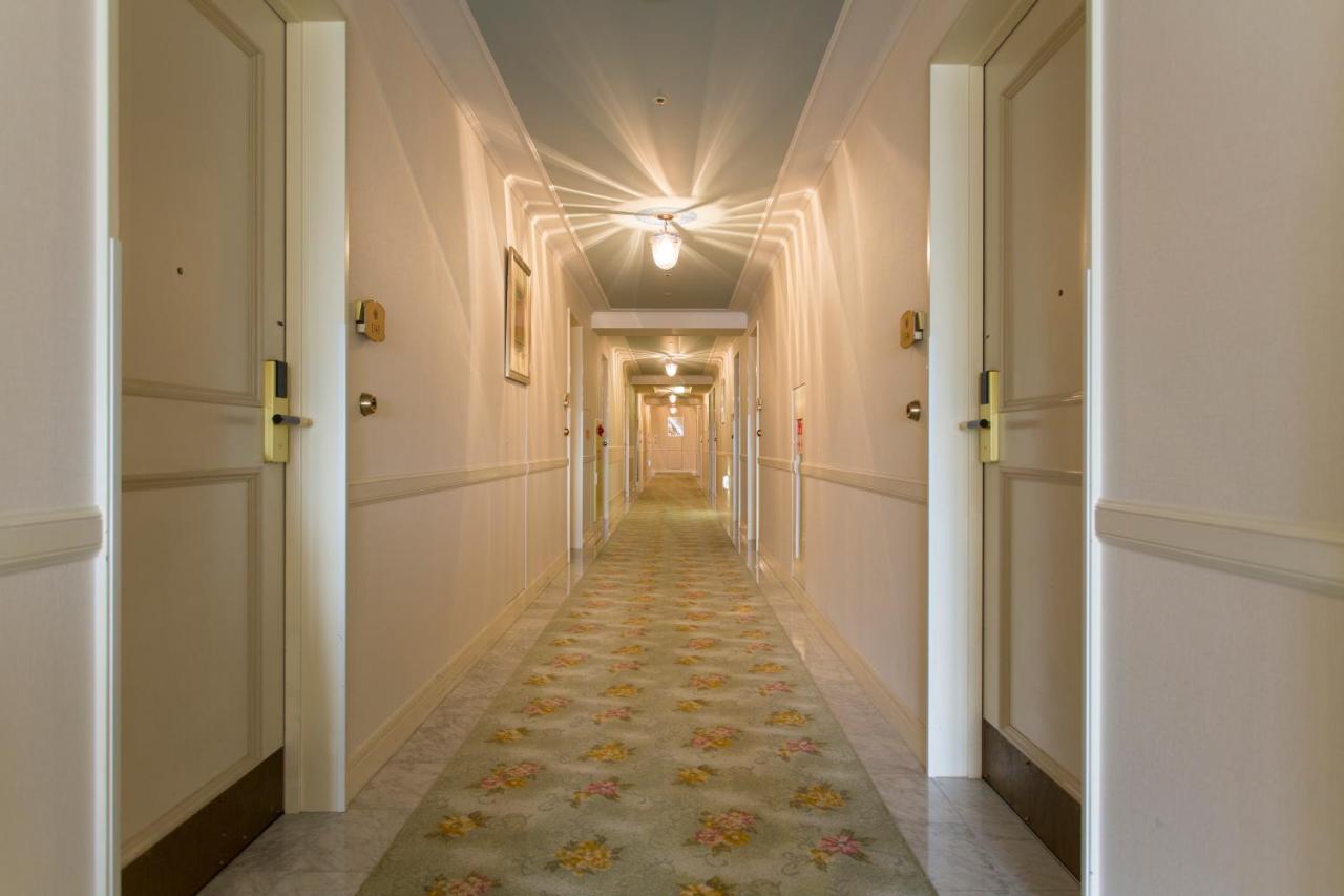 Hotel Monterey Osaka Buitenkant foto